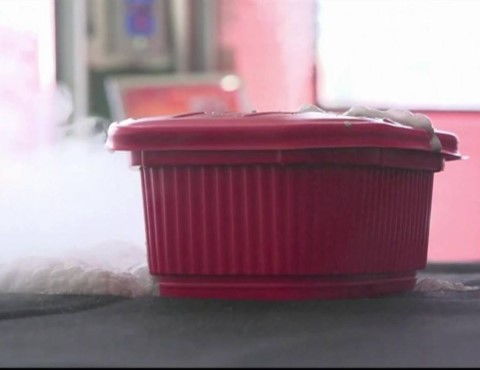 “自嗨锅”安全吗？无国标时代的一次性餐盒自热试验与风险提示